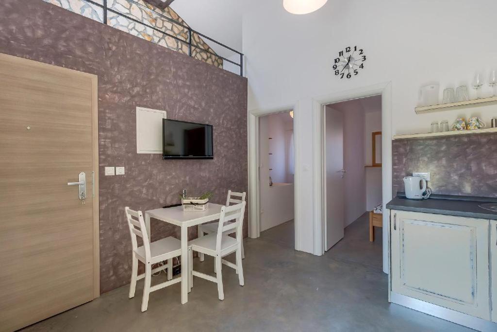Linde Apartman Nerezine